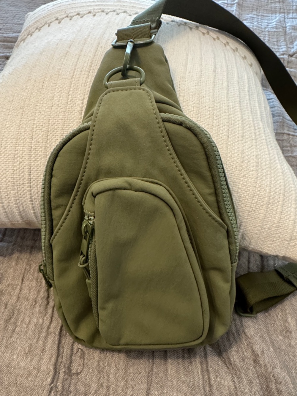Antik Kraft Olive Crossbody Sling Bag in Olive Green
